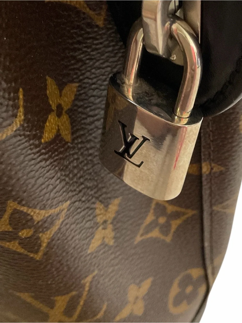 Louis Vuitton GM NN14 Idole Bucket Bag Monogram Canvas and Leather